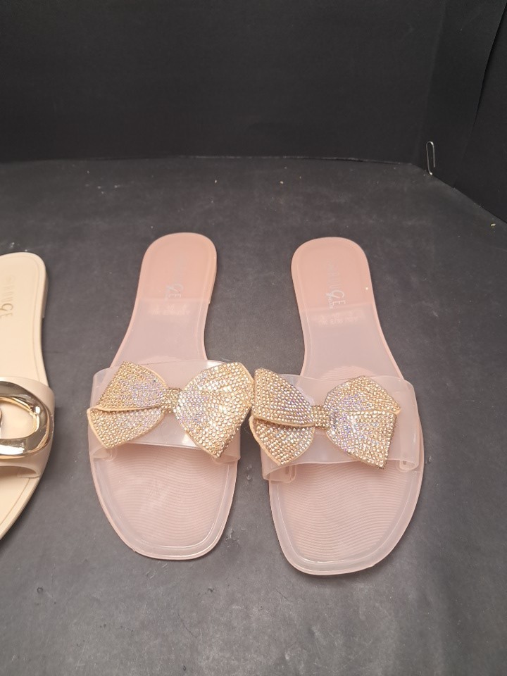 💯🔥 2 Pair Of ROUGE Medium Size 9 Sandals Please See Photos For Description 🔥