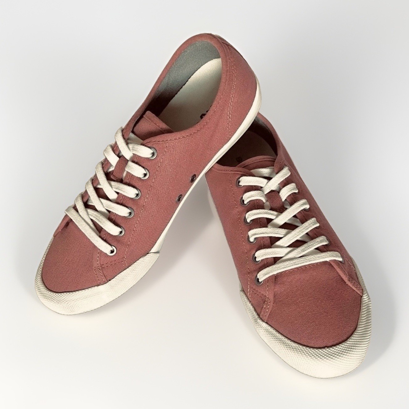 SeaVees Monterey Sneaker Standard Brick Red Cotton Canvas Womens 9 Low Top