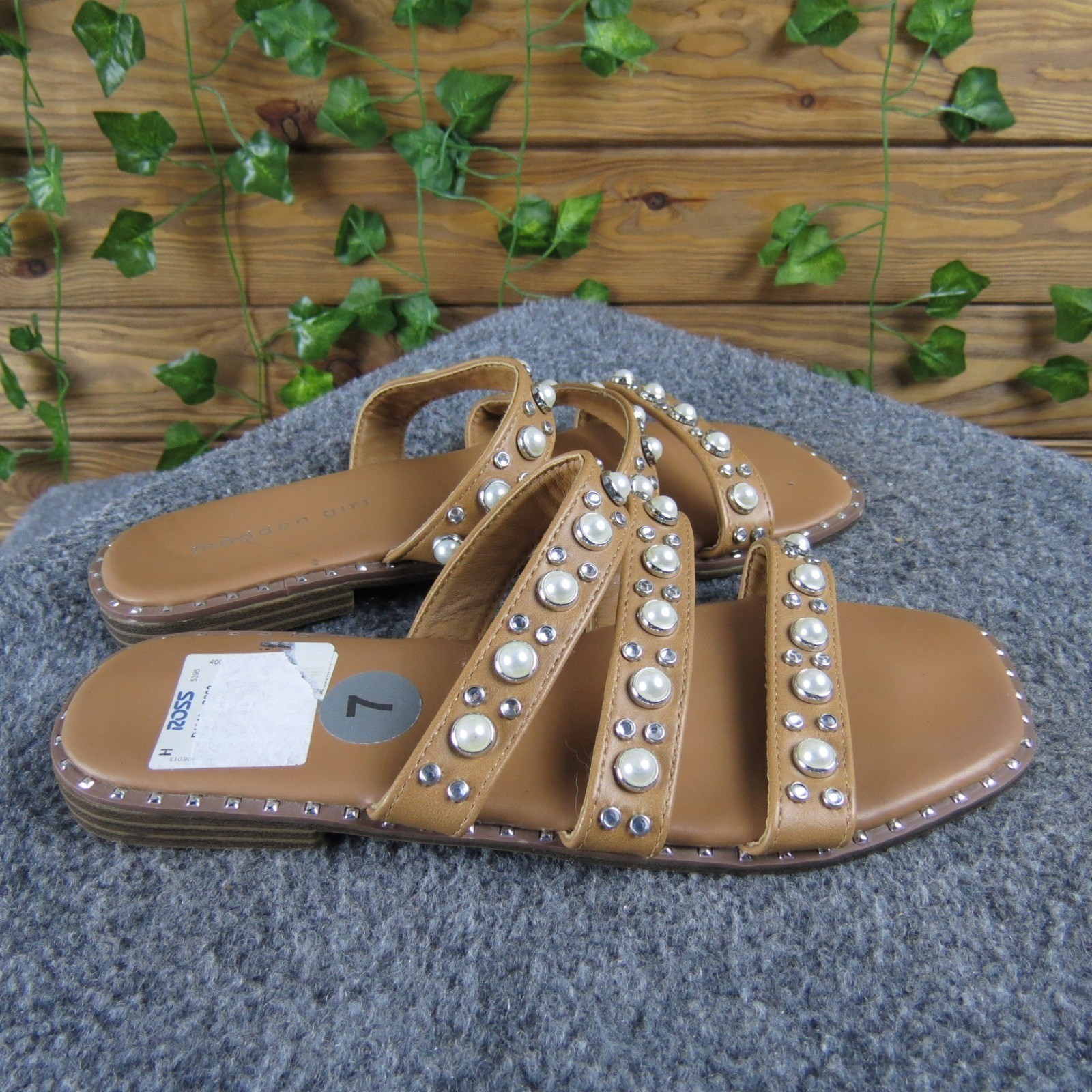 Madden Girl Heave Women’s 7 Tan Slide Sandals Studded Pearl Casual Slip-On