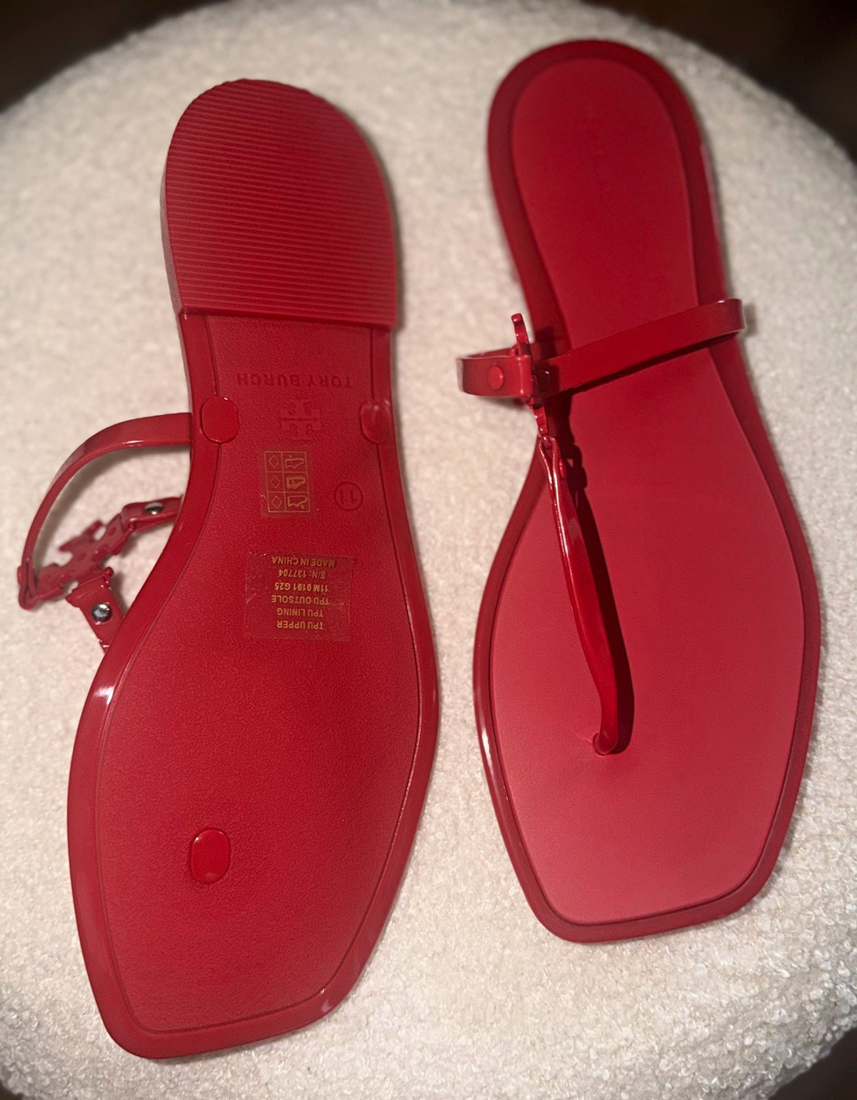 Tory Burch Red Solid Thong Sandals Buckle Accent Women’s US 11 Synthetic