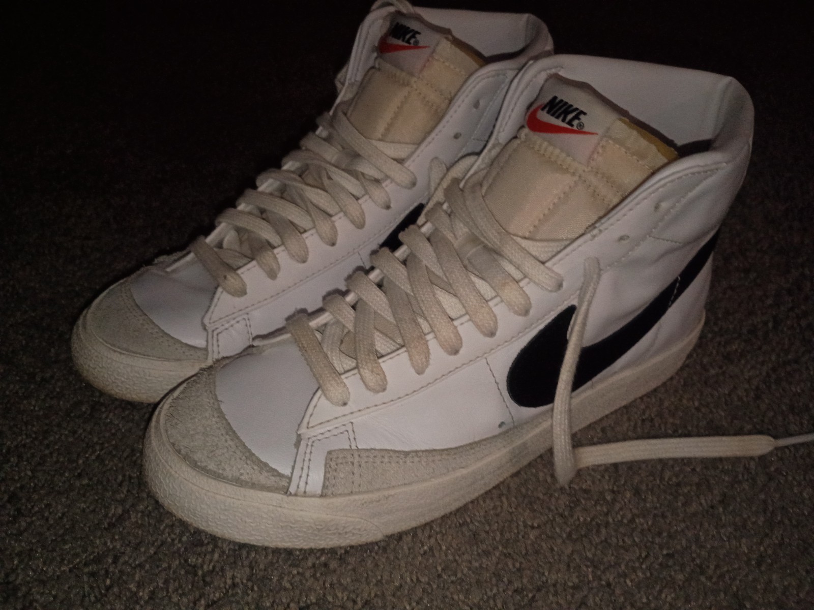 Size 9 women’s- Nike Blazer ’77 Vintage Mid White