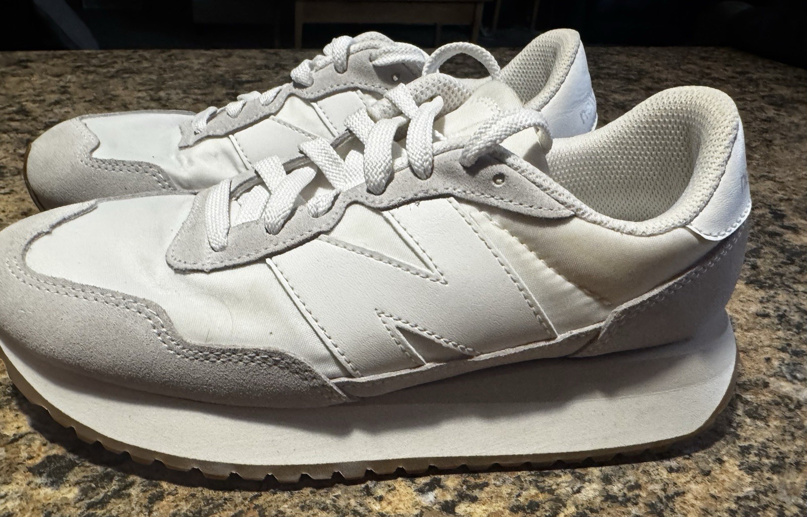 New Balance 237 Nimbus Cloud Moonbeam White Woman’s Size 6.5 Lifestyle Casual