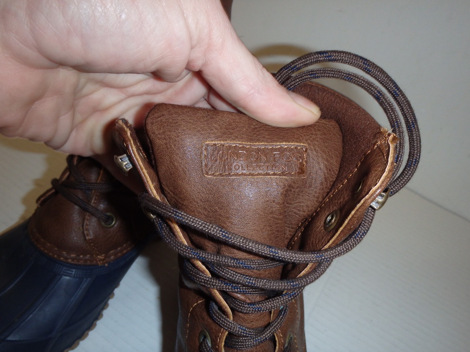 London Fog Womens Boots sz 7 Wonder Cold Weather Duck Waterproof # H677