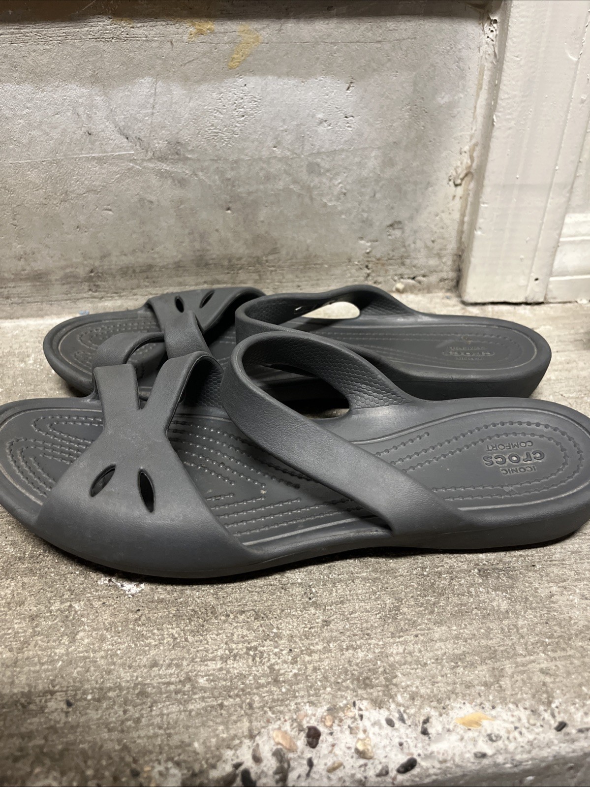 Crocs Iconic Comfort Sandal Gray, Size 9 Croc Sandals Shoes