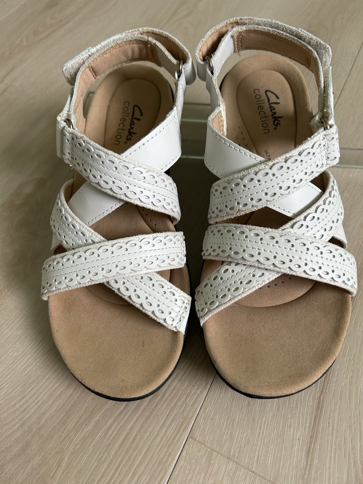 Clarks Womens Laurieann Rena Sandals Size 6 M White Leather Strappy Adjustable