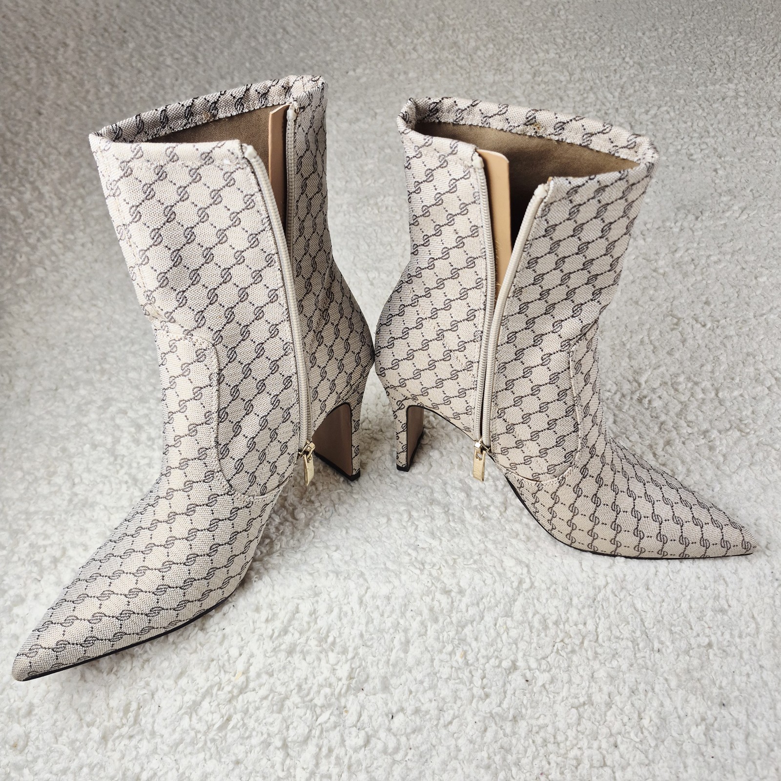 Franco Sarto L-Avana Monogram Ankle Boot 7.5 Pointed Toe Block Heal Beige Canvas