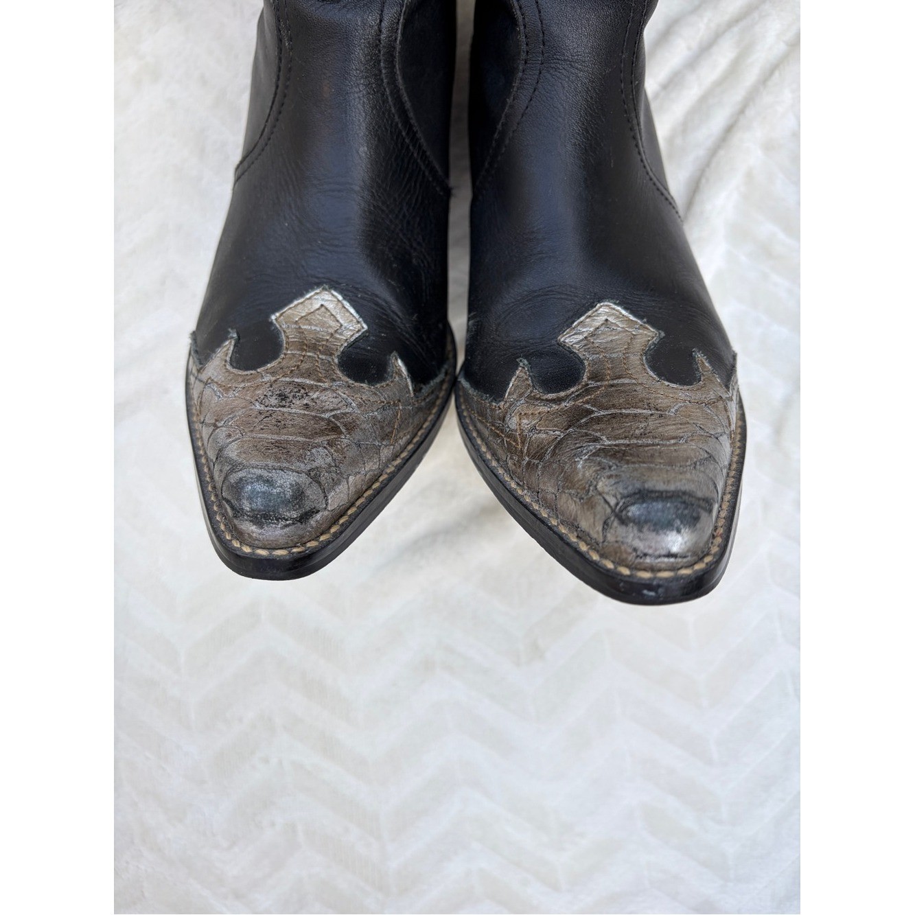 Penny Loves Kenny Silver Metallic Cap Toe Western Cowboy Boots Size 8.5