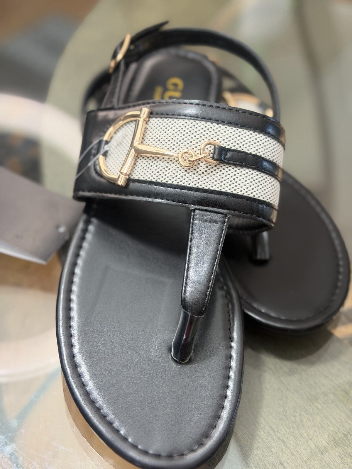 Gucci Women’s Black White Thong Ankle Strap Buckle Sandals Logo EU 38