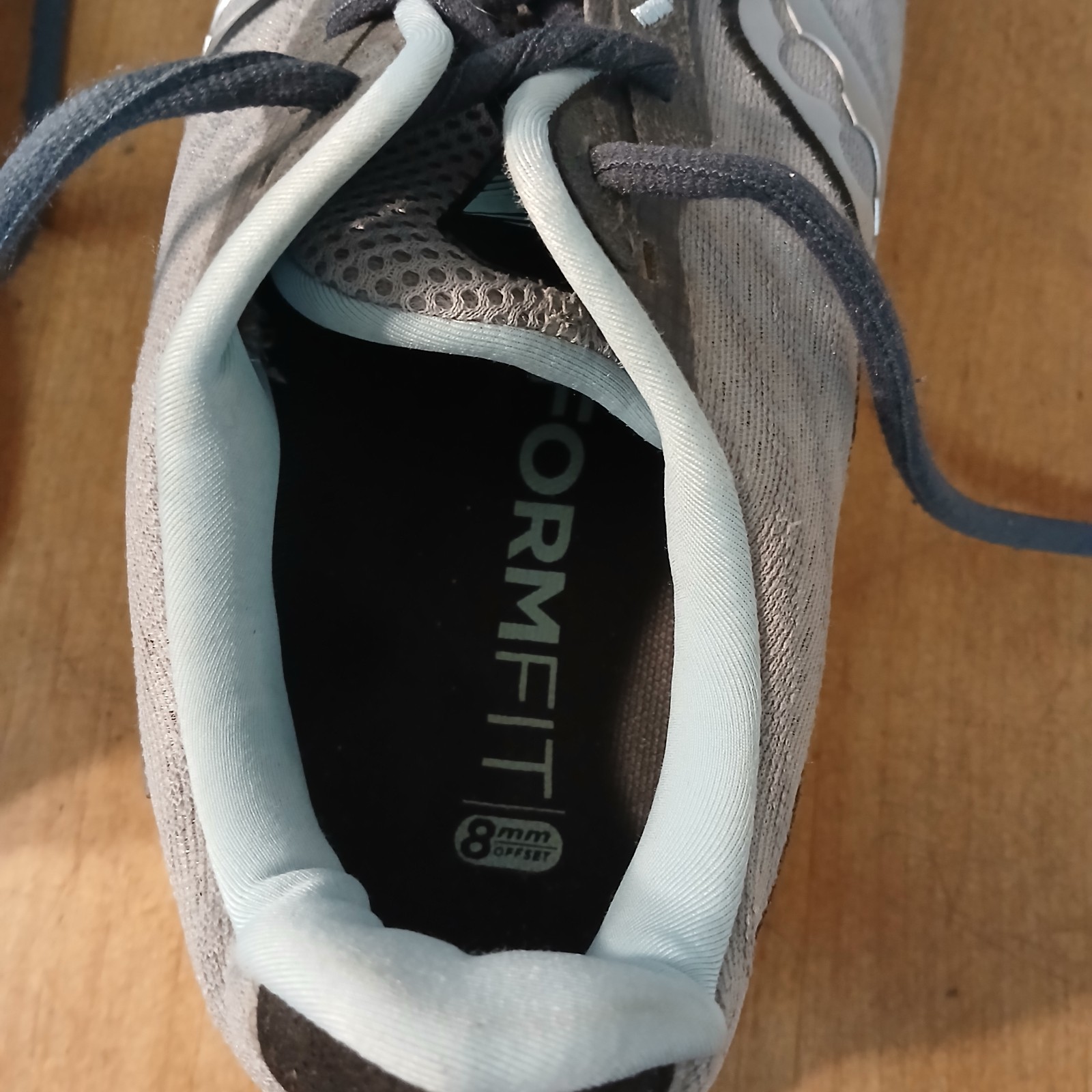 SAUCONY TRIUMPH 19 RUNNING SHOES WOMENS 12 GRAY BLUE FORMFIT 8MM