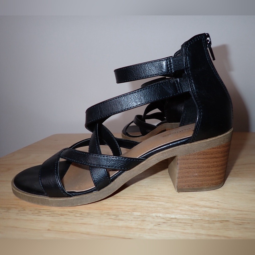 Maurices Zipper Block Heel Ankle Strap Open Toe Sandals Black Womens