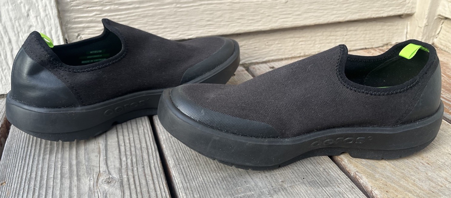 OOFOS OOmg Eezee Low Women’s 7 Slip On Recovery Shoes – Black/Black