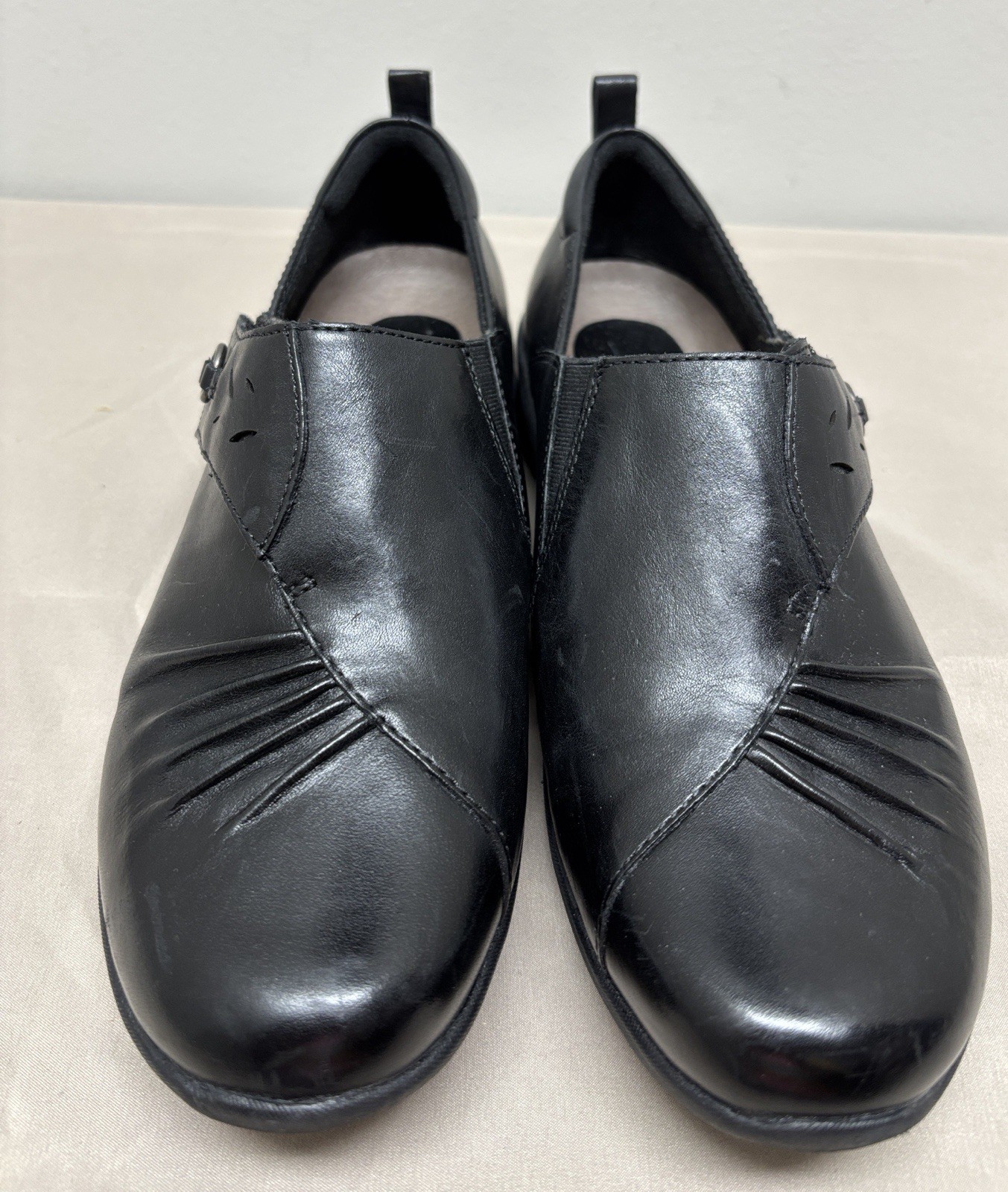 Earth Shoes Amity Slip On Round Toe Black Leather Comfort Loafer 8.5 D Wide