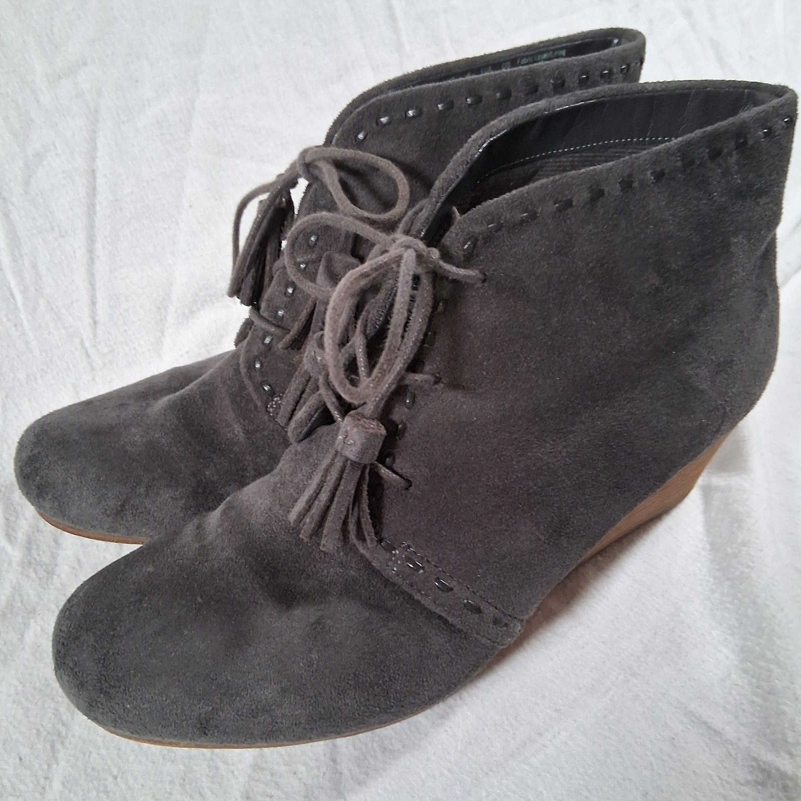 Dr. Scholl’s Dakota Women’s Sz 8 Grey Faux Suede Wedge Tassel Ankle Booties