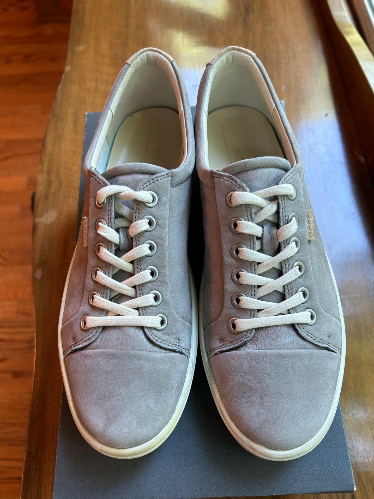 Ecco Soft Nubuck Leather Lace-Up Sneaker Warm Grey EU38 . US 7-7.5. VGUC!