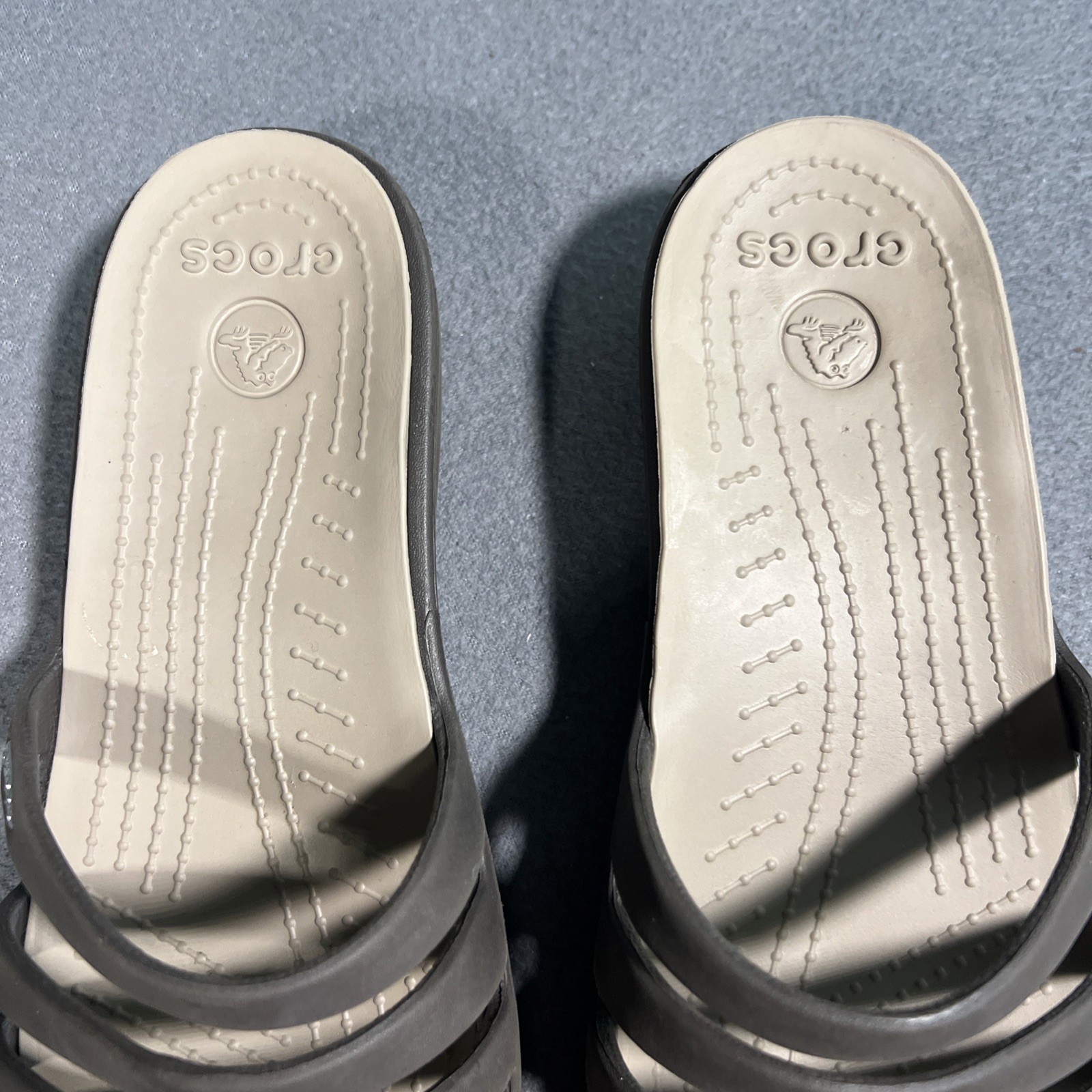 Crocs Rhonda Wedge Sandals Women’s 8 Brown Tan Strappy Slip On Casual **READ