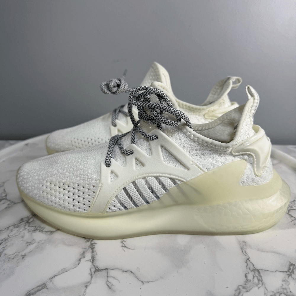 Sneakers Women’s Running Sneakers sz 7 Euro 39 NEW # Bag W-11