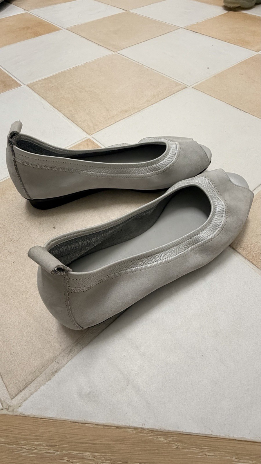 achette Gray Leather Peep Toe Ballet Flats Slip-On Pull Tab Women’s US 4