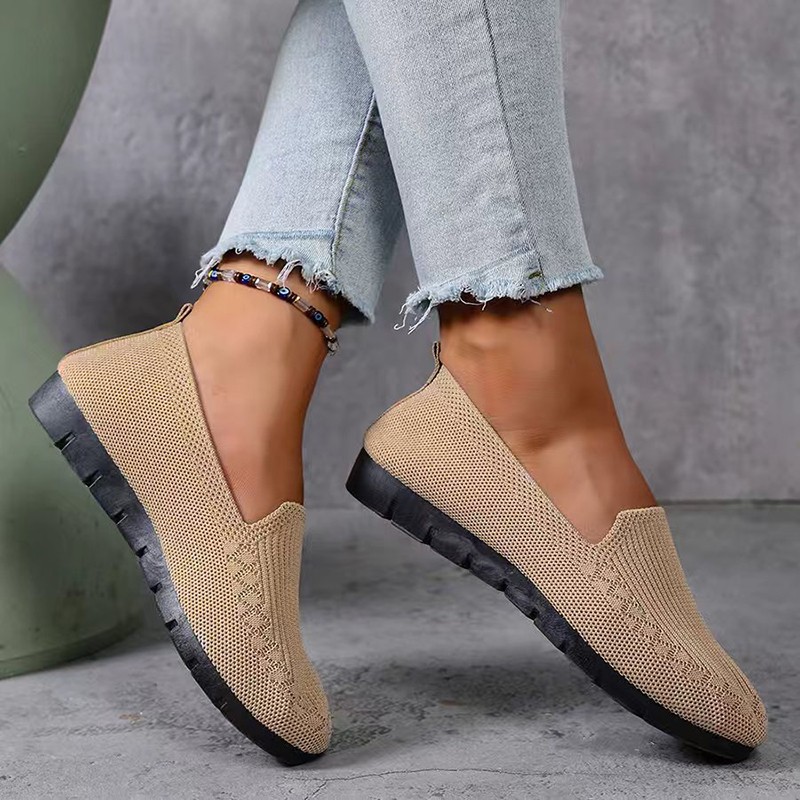 Women’s Knit Loafers Lightweight Anti Slip Flat Shoes for Daily Casual Wear.