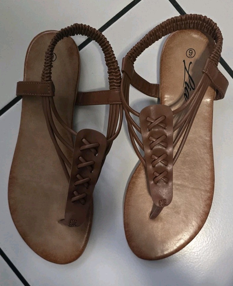 Women’s Brown Strappy Flat Sandals – Elastic Slingback Comfort Casual Shoes Sz 9