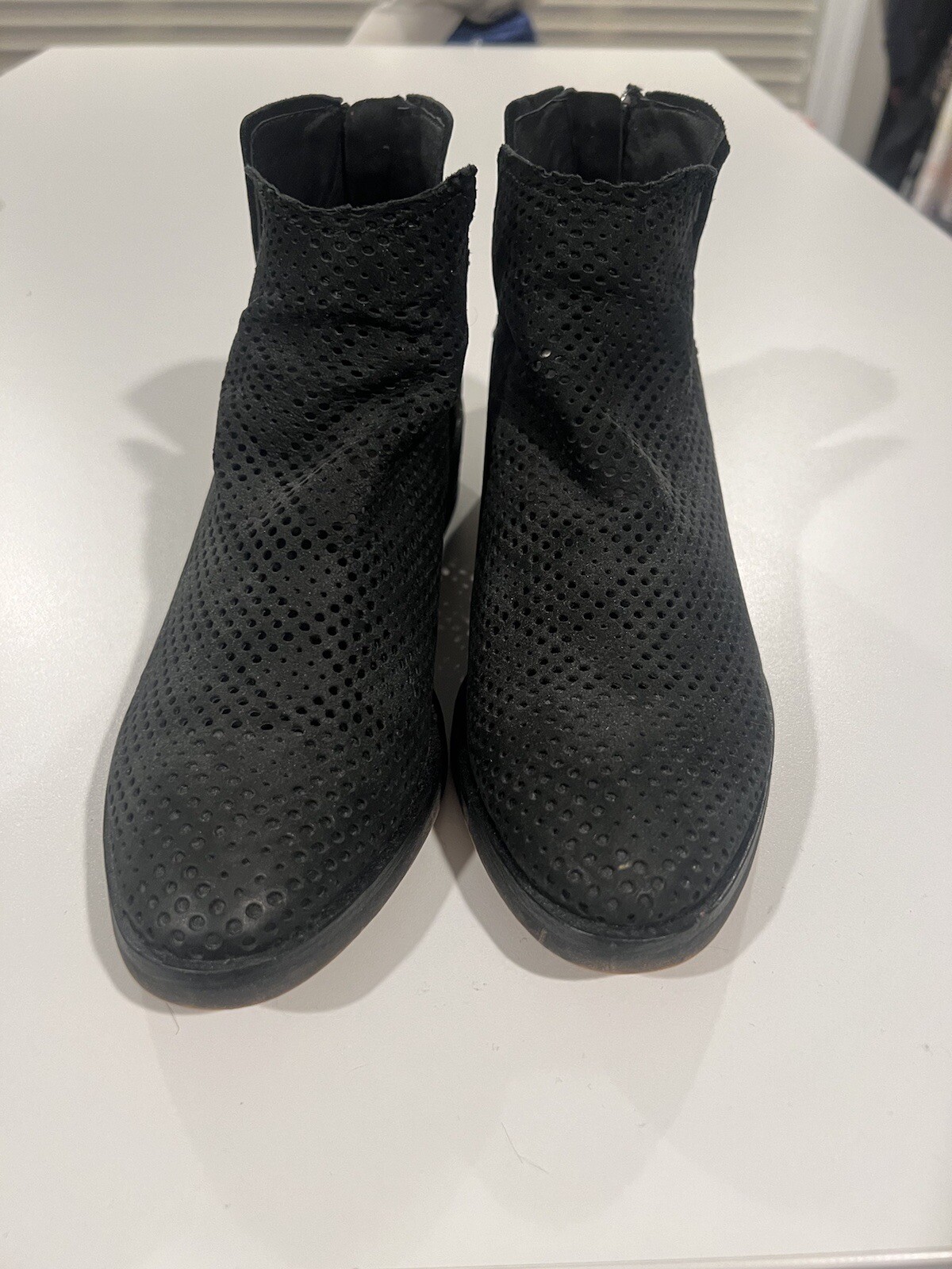 Dolce Vita Sher Perforated Bootie Laser Cut Back Zip Black Suede 7.5