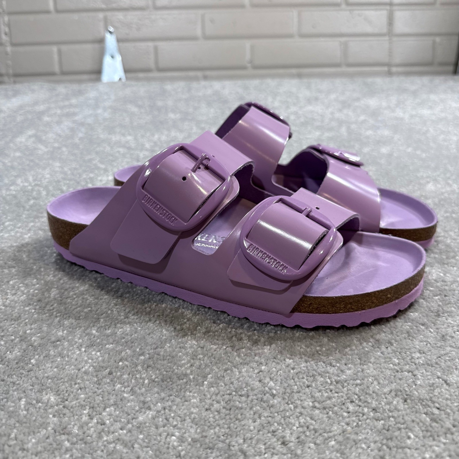 Birkenstock Arizona Big Buckle High Shine Sandals Crocus Patent Leather EUC 41 N
