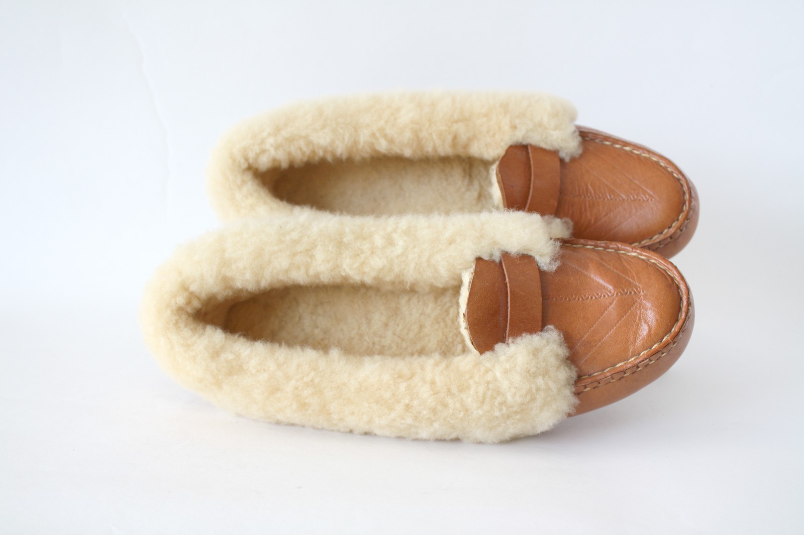 Handmade Artisanal 70s Vintage Brown Stamped Design Leather Lined Heel Moccasins