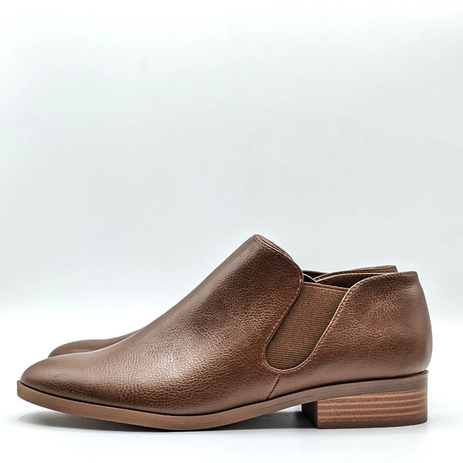 Kensie “Sammy” Faux Pebbled Leather w/ Block Heel & Side Zip Closure (Brown) NEW