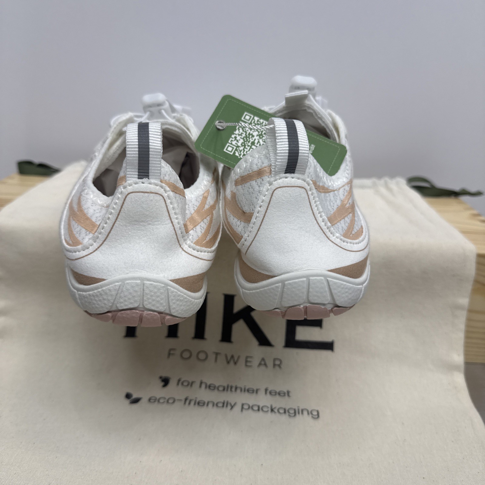NWT Hike Footwear Shoe Lorax Pro Barefoot White/Pink/Peach EU40 W9-9.5 M7-7.5