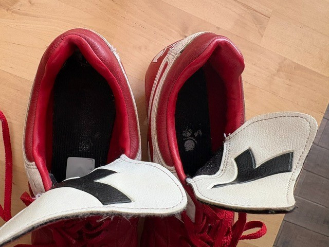 Diadora – Women’s Soccer Cleats – Size 8 – Red w/White – See Scans