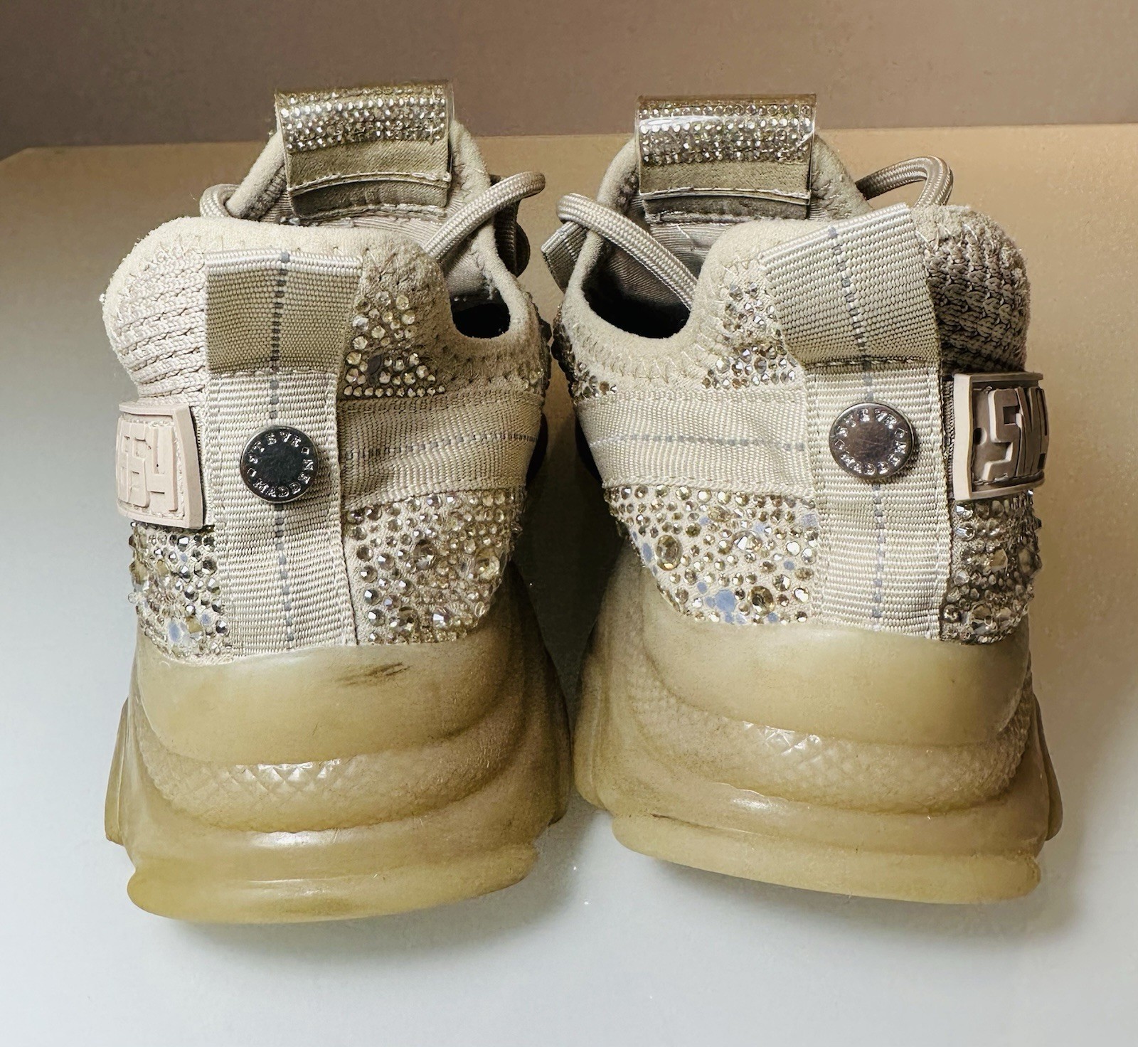 Steve Madden SM NY90 Sneakers Beige Rhinestone Breathable Womens Sz 7.5