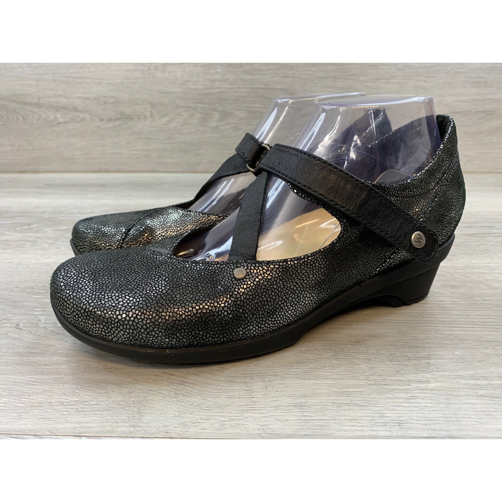 Wolky Women’s Metallic Silver Black Crackle Leather 9 Mary Jane Wedge Shoes