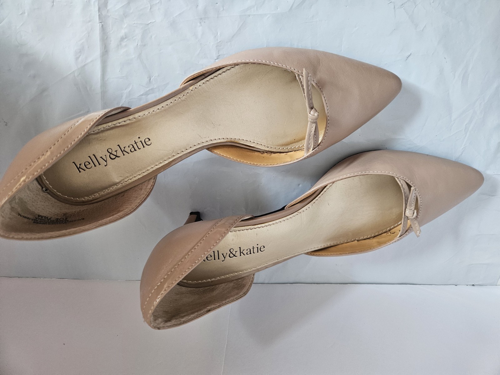 Kelly and Katie Pointed Heels Nude Sz 7 1/2 M With Bows On Front