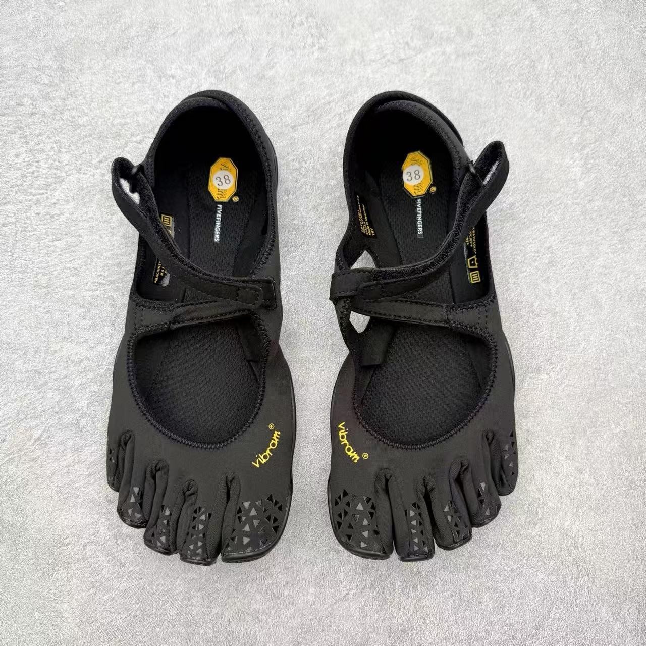 Vibram FiveFingers Women’s V-Soul Barefoot Trainer – Multi Color Anti-Slip Shoe