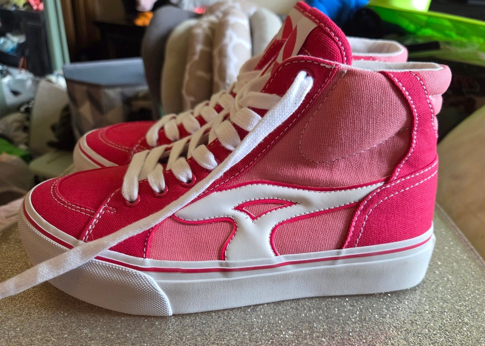 Airwalk Hayden Pink Hightops Size 6 ½ big kids or 8 ½ Womens.