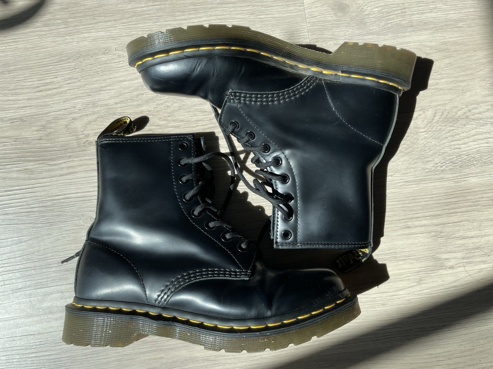 Dr. Martens 1460 Women’s Original Smooth Leather Lace Up , Size 7 US