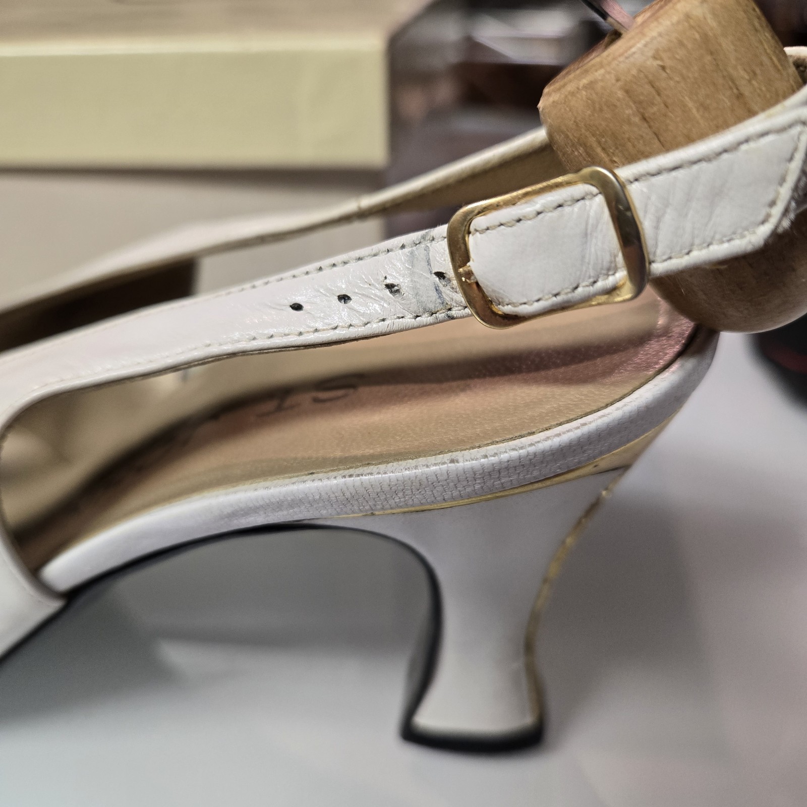 St. John Larissa Grace 75 White/Black Semi Pointed Cap Toe Leather Heels 6.5B