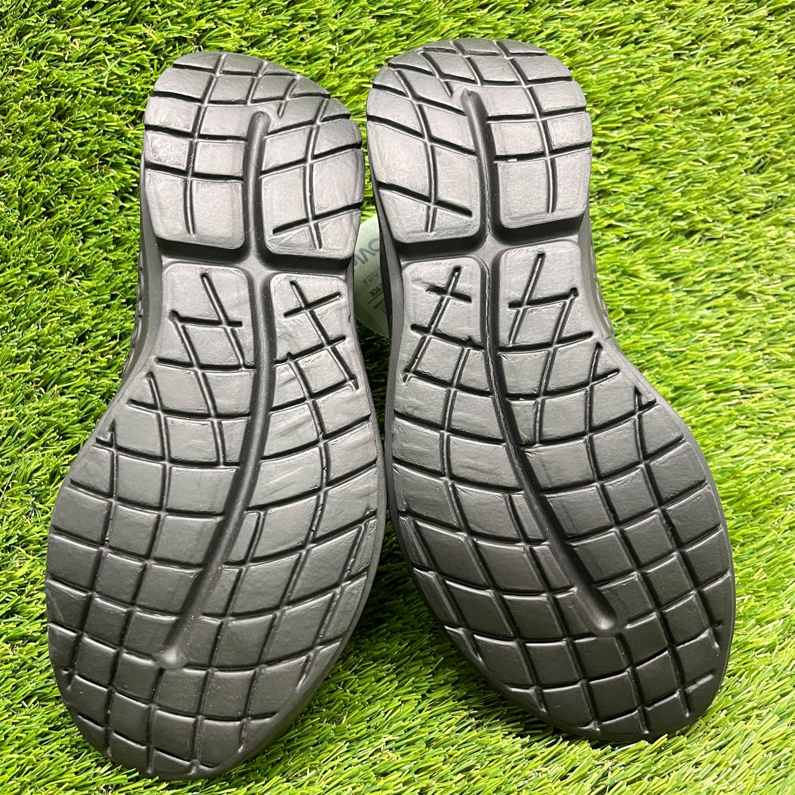 OOFOS OOmg eeZee Low Womens Size 8 Black Casual Walking Slip On Recovery Shoes