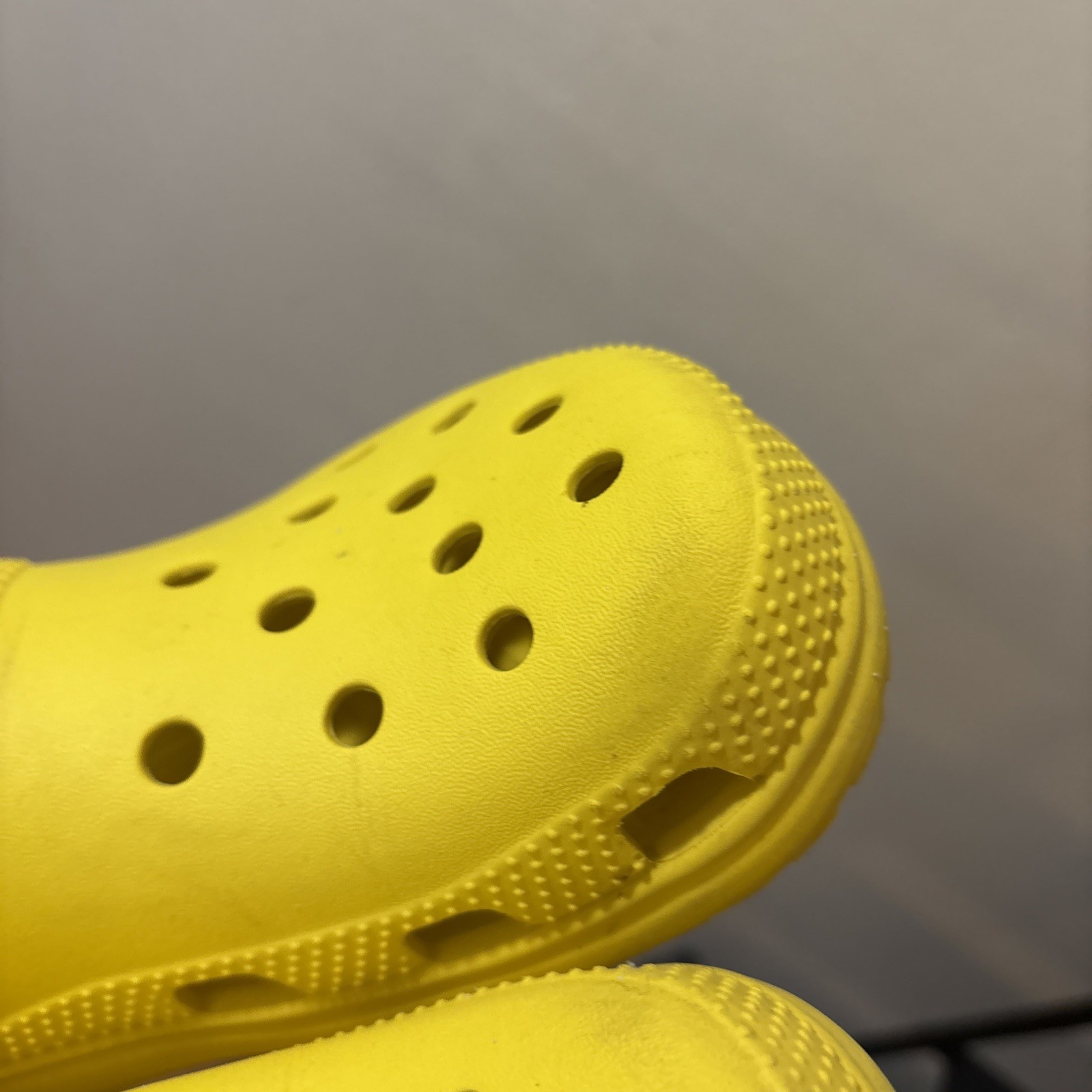 Crocs Classic Unisex Adults Yellow Slip On Clogs Size M7 W9