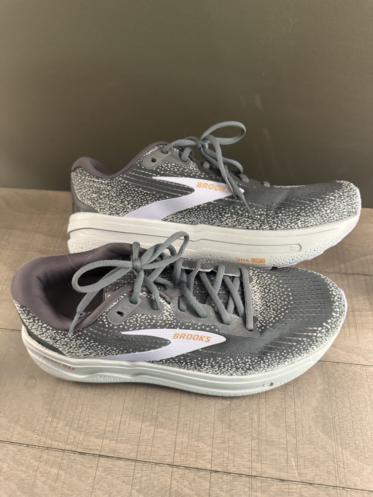 New- Women’s Brooks Ghost Max 2 Size 10 Ebony/Alloy/Lavender