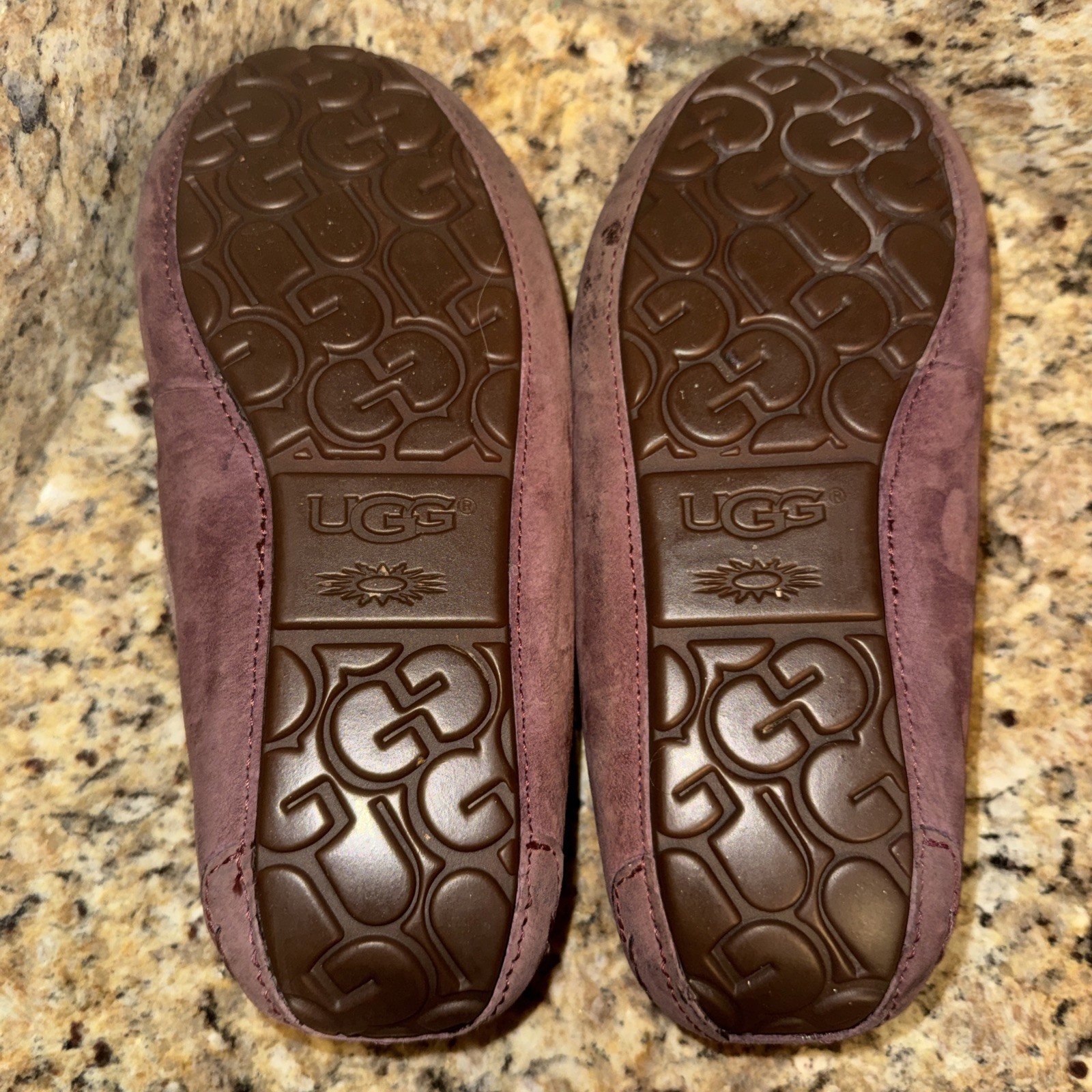 UGG Australia Moccasins Dakota Flores Pink Fushia Sheepskin Slippers Sz 8.5-9
