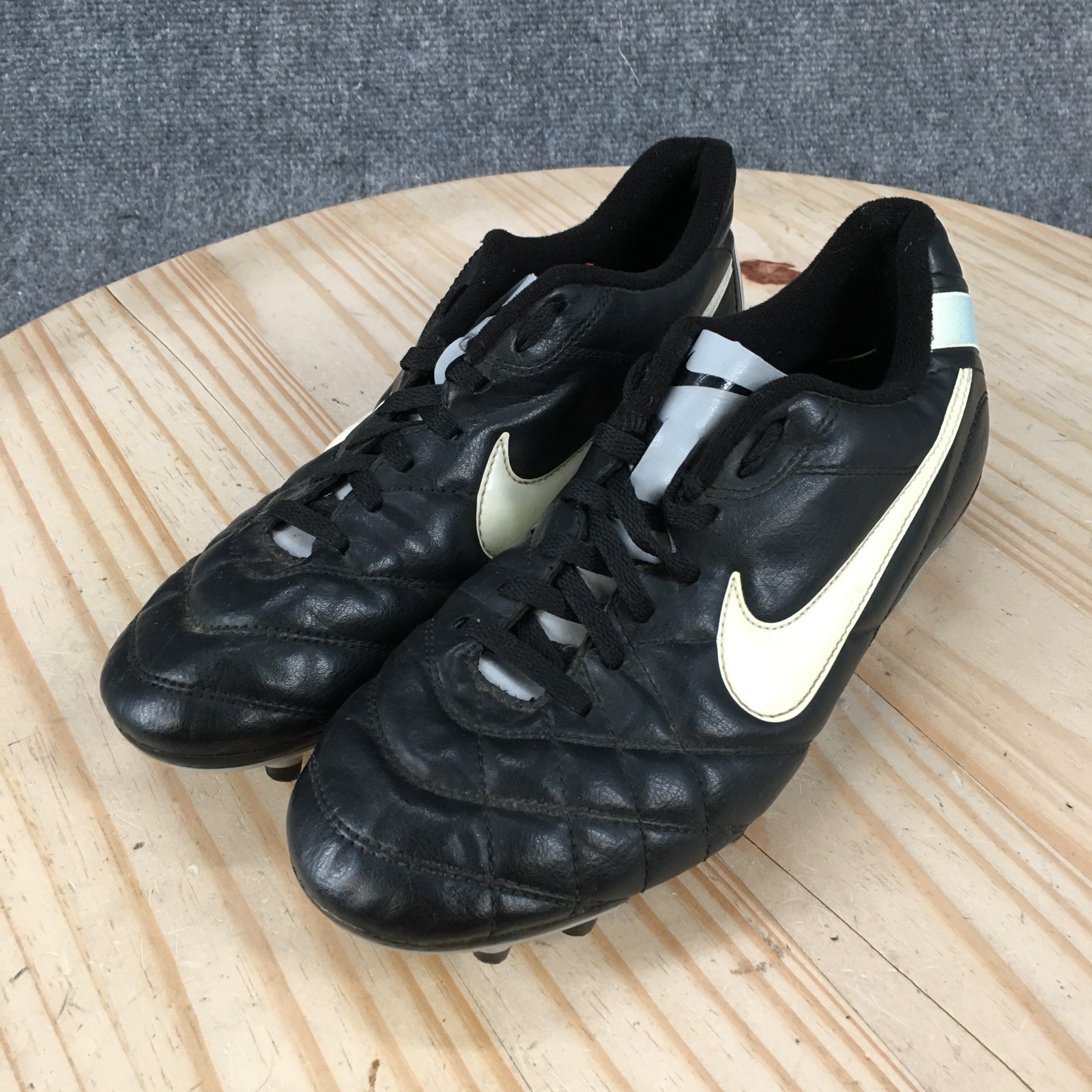 Nike Tiempo Mystic IV Shoes Womens 8 Cleats Sneakers 524939-014 Black White