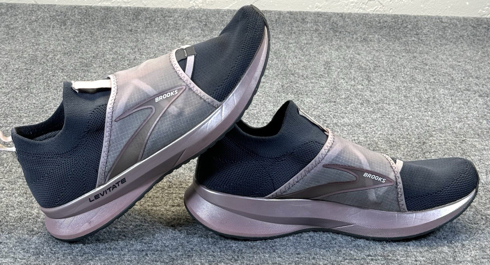 Brooks Running Shoes Womens SZ 9B Levitate 4 LE Gray Pink Slip On Sneakers Gym