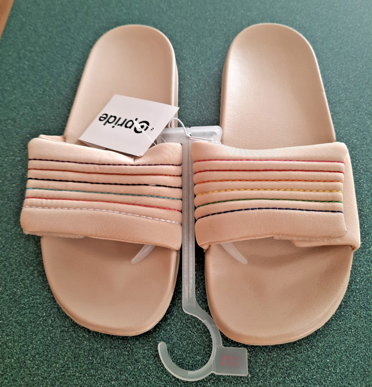 LGBTQ PRIDE ADULT SANDALS SHOES BRAND NEW WITH TAGS SIZE M (9/10) FOOTWEAR