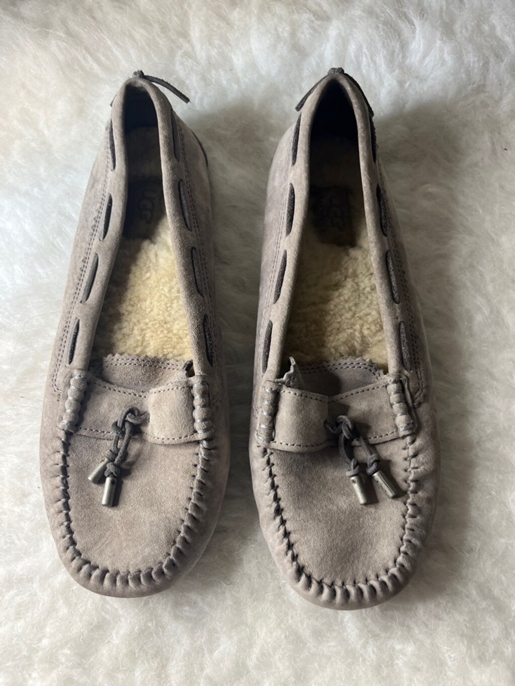 UGG Australia Dakota Women Slippers/Moccasins Suede Leather Sherpa Lining Size 8