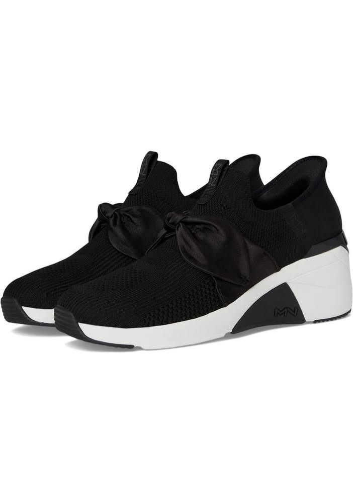*NEW* Skechers Women’s A Wedge – Enzie Hands Free Slip-ins Size 9