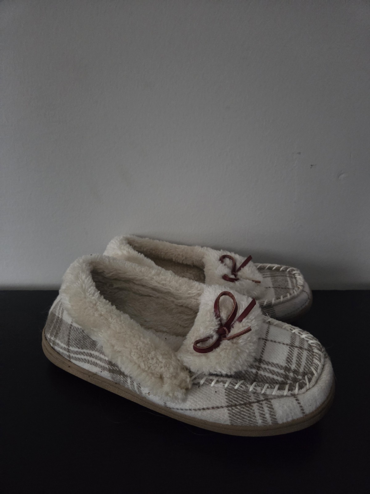 Faux-Fur Trim Moccasin Slippers Old Navy Size 7 Bow Detail Tan Plaid