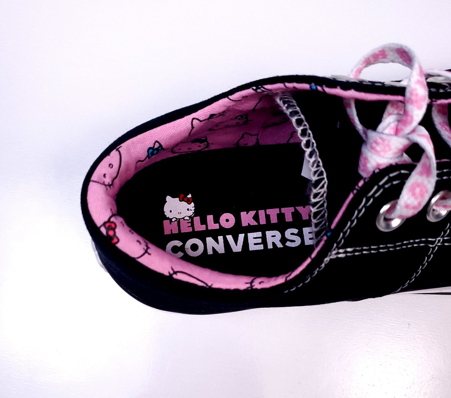 Converse Chuck Taylor All Star Madison Ox Hello Kitty Women’s Size 8.5 Low Top