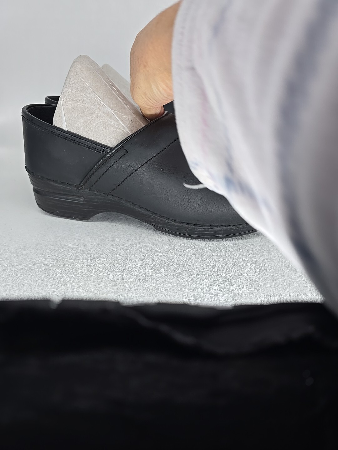 Dansko Shoes Women’s Size 38 US 7.5-8 Black Leather Nursing Clogs ~ READ SEE PIC