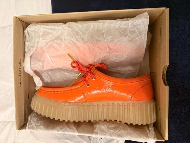 Torhill Bee Lace Up Patent Leather Orange size 7 Women