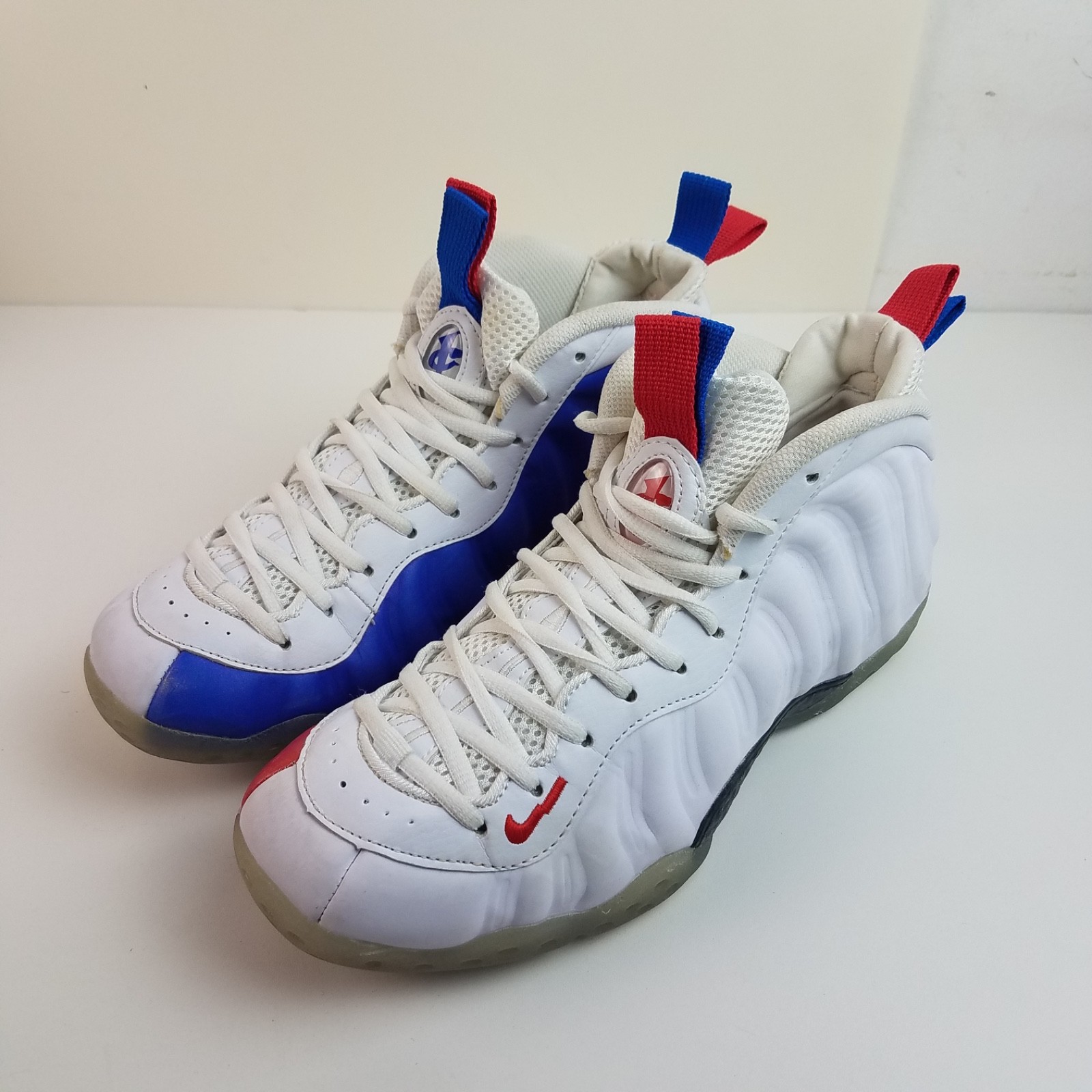 Size 9.5 – Nike Air Foamposite white red blue One USA men